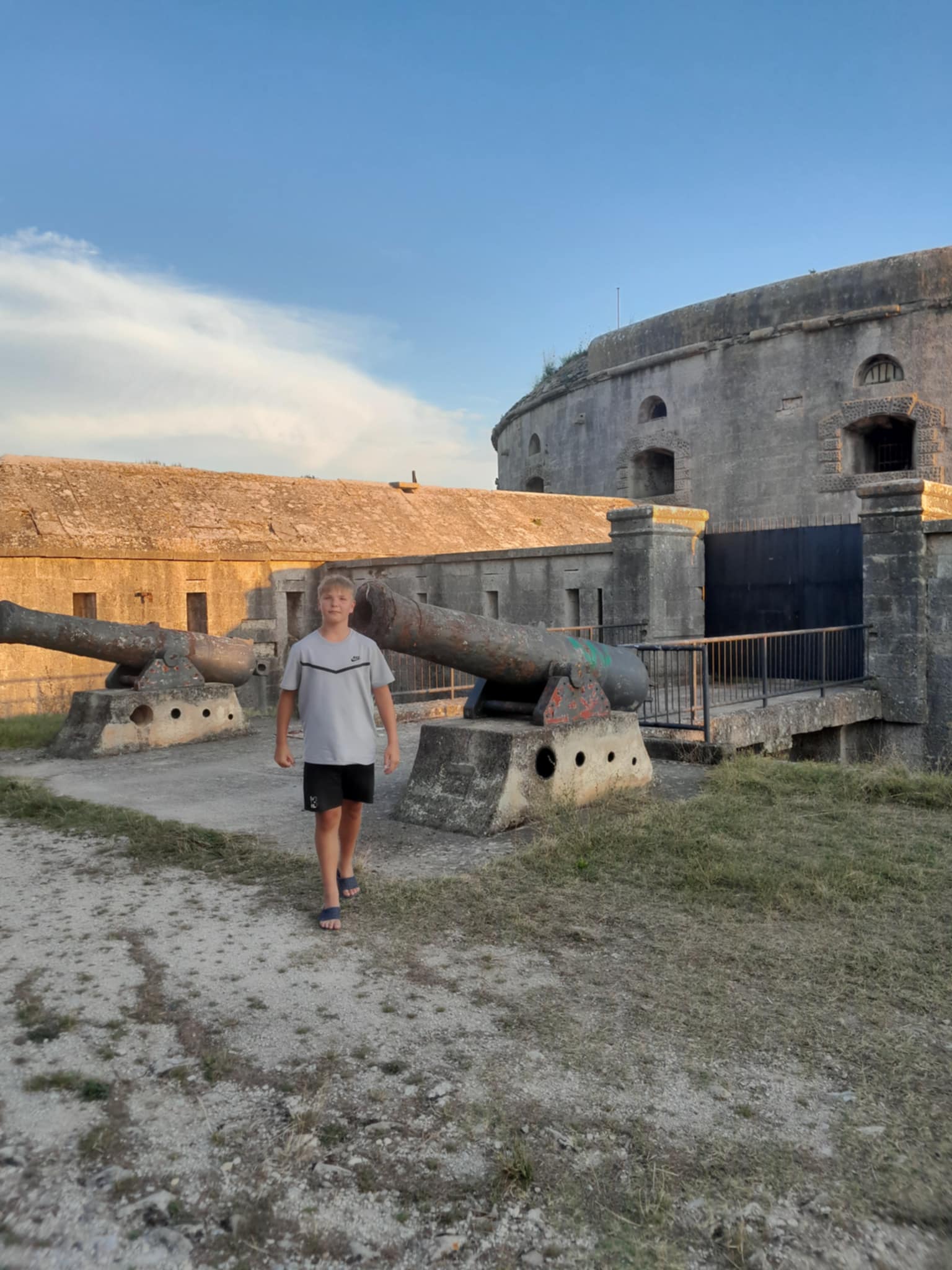 540e4d0b-8947-4f9e-99d3-90125d36330b